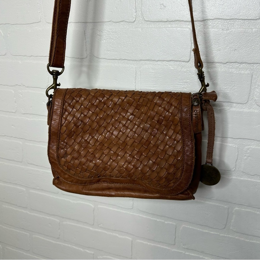 Kompanero Melissa Sling Bag Crossbody Cognac Leather - Picture 4 of 10